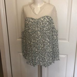 EUC STYLE & Co SIZE L TOP LACE & GRN/CRM BODY